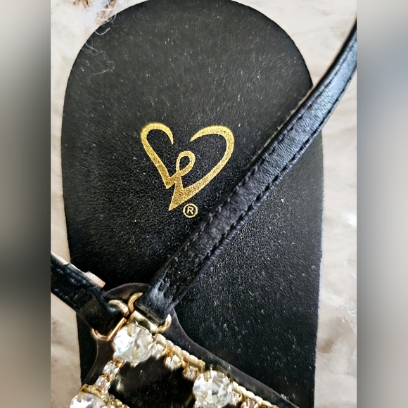 7.5 BLACK J CREW POM POM SANDALS  🩴 - Picture 3 of 9